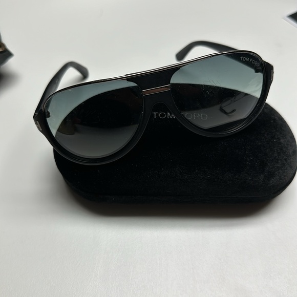 Tom Ford Aviators - Picture 6 of 6